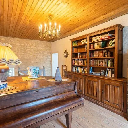 홈스테이 Maison Garesche - Gite De Charme Au Coeur Des Marais De La Seudre *